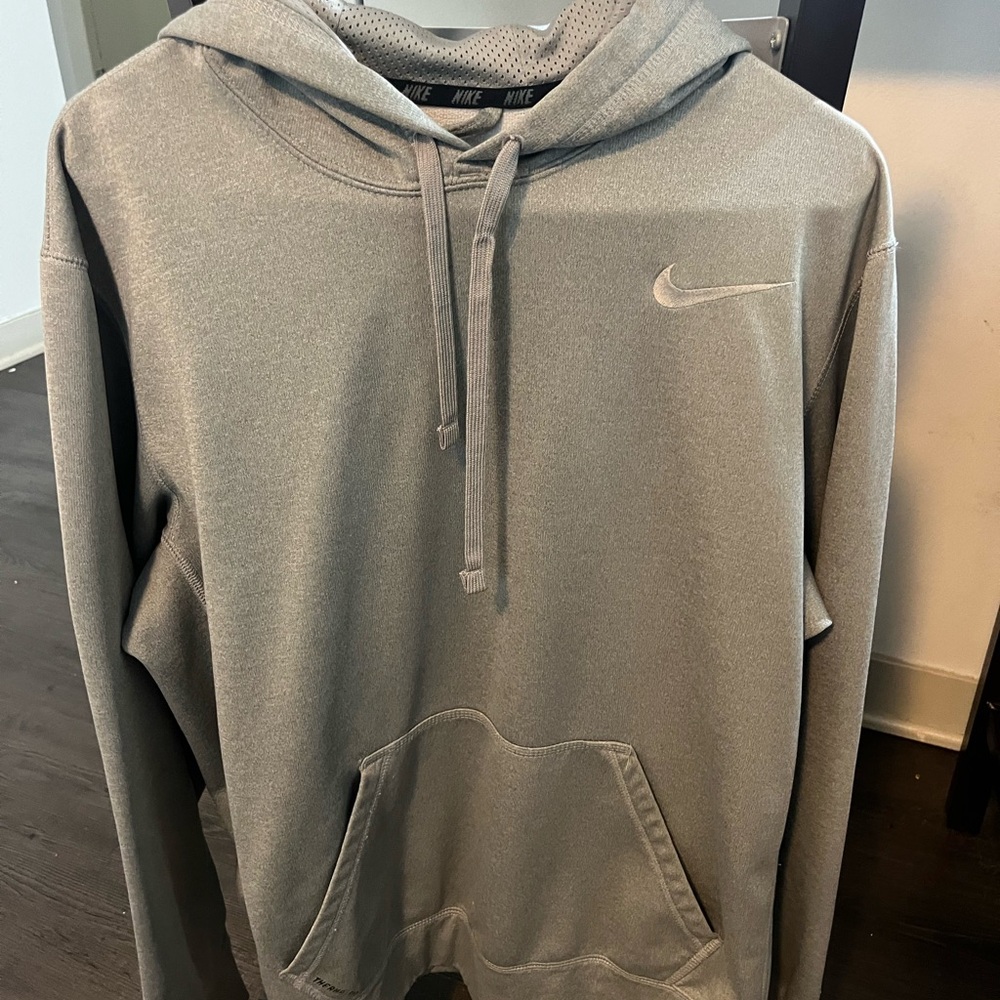 Nike Gray Sweatshirt Classic Pullover Design
